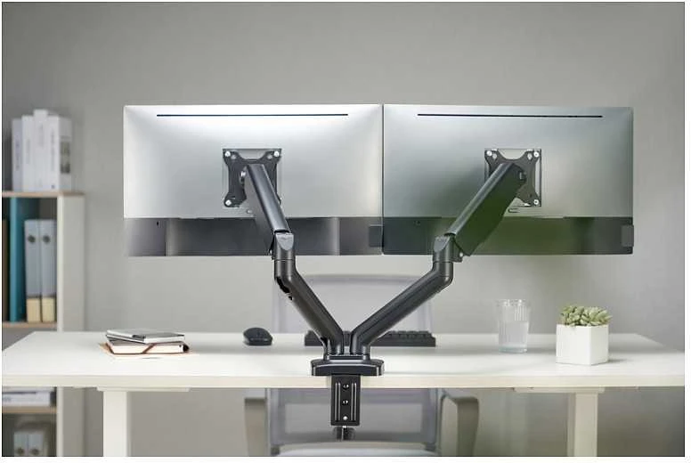 Equip 650121 monitoriaus laikiklis arba stovas 68,6 cm (27″) Stalas Juoda