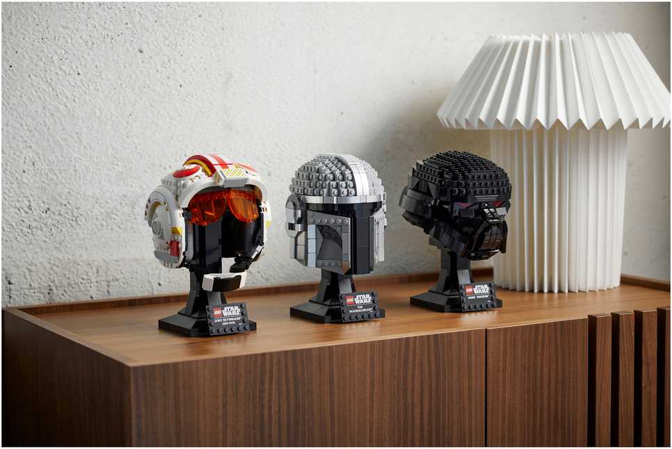 LEGO® Star Wars Tamsiojo kario™ šalmas (75343)