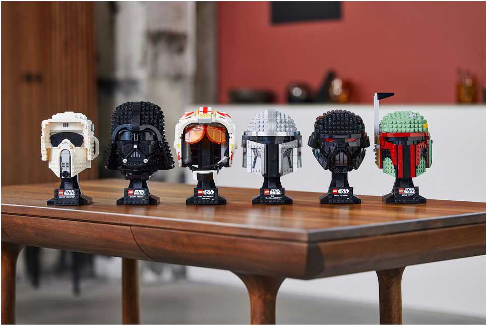 LEGO® Star Wars Tamsiojo kario™ šalmas (75343)