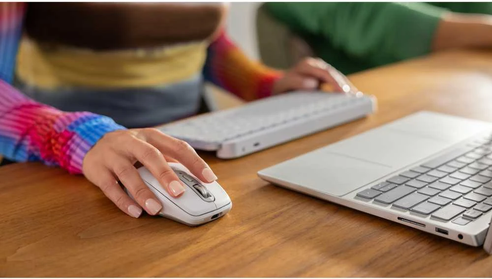 Belaidė pelė Logitech MX Anywhere 3S - RF belaidė + Bluetooth, lazerinis, 8000 DPI, Pale Pilkas (Baltas)