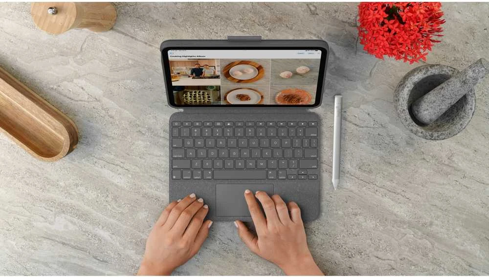Logitech „COMBO TOUCH“ KIŠENINIS PLANŠETINIS „IPAD“ (10 KARTOS) – „OXFORD Pilkas PAN“ – NORDIC-613