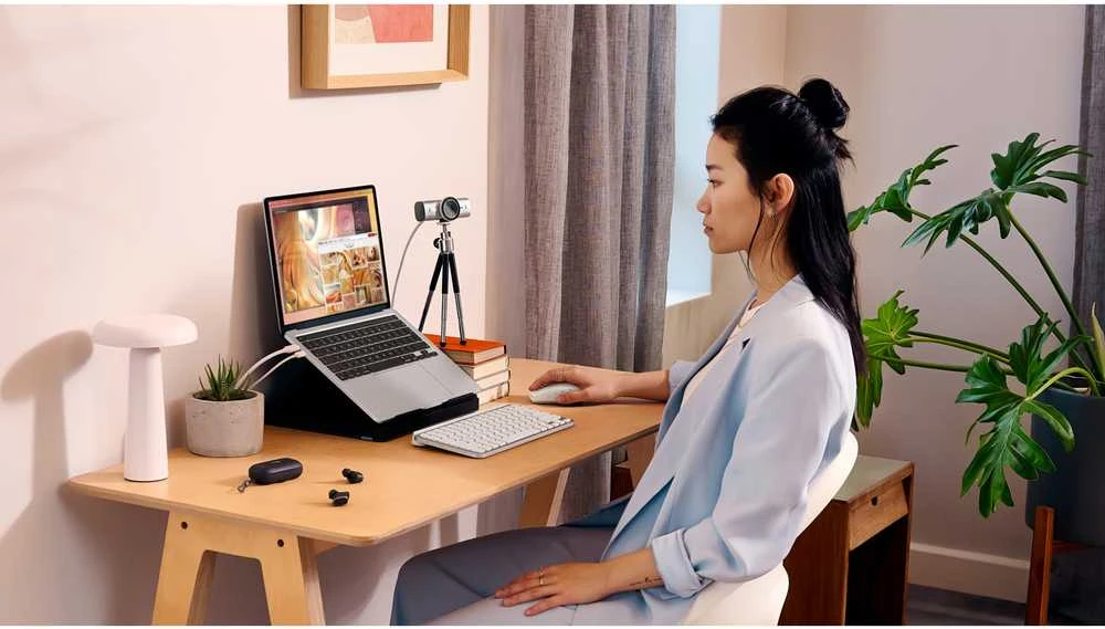 Logitech MX Brio 4K Ultra HD internetinė kamera, spalva: šviesiai pilka (960-001554)