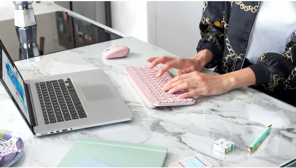 Minimalistinė Belaidė Klaviatūra su apašvietimu Logitech MX Keys Mini, Rožinės spalvos, Šiaurės šalių (Qwerty) išdėstymas