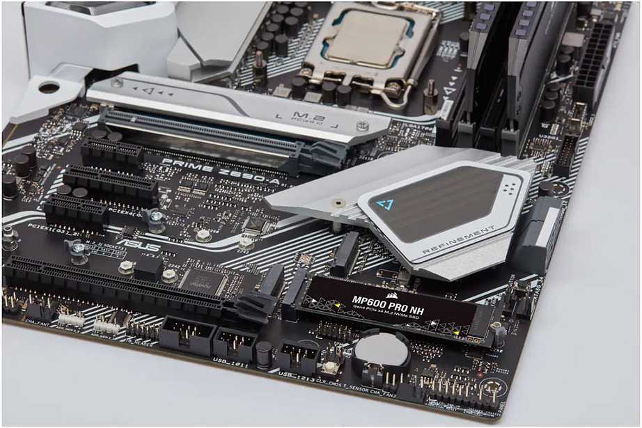 M.2 4TB CORSAIR PCI-E NVMe Gen4 MP600 PRO NH mažmeninė prekyba