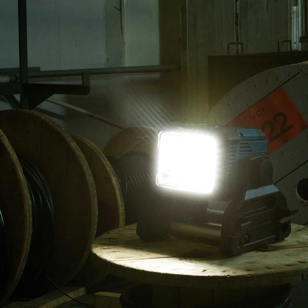 Makita LED prožektorius DML811