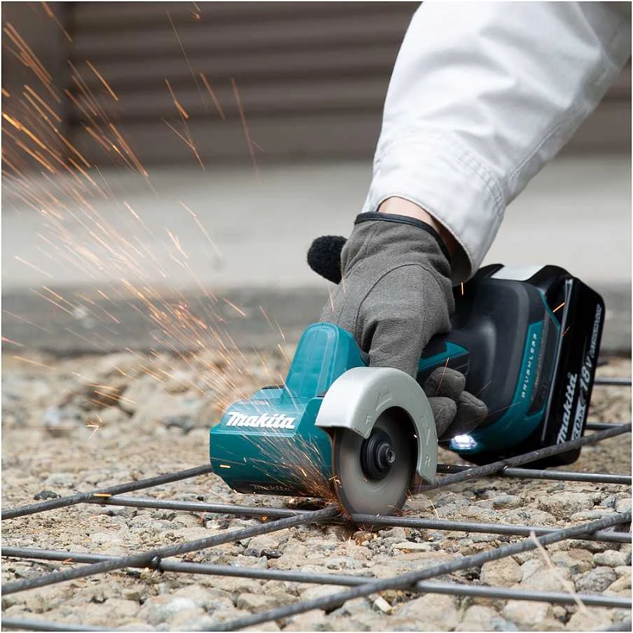 Makita DMC300Z Akumuliatorinis LXT ® diskinis pjaustytuvas 18V, 76mm, 20000min-1, Be akumuliatorių ir kroviklio!