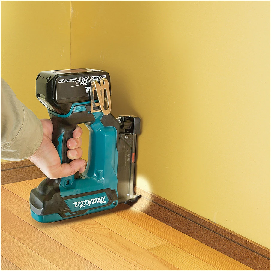 Makita DPT353Z Akumuliatorinis viniakalis 18V Li-Ion; 23 GA; 15/18/25/30/35mm; Be akumuliatorių ir kroviklio!