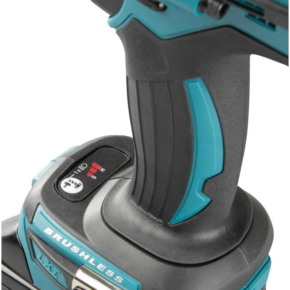 Makita DTW1004Z Akumuliatorinis smūginis veržliasukis 18V, 1050 Nm, LED, 1/2" (PIN SHANK), Be akumuliatorių ir kroviklio!