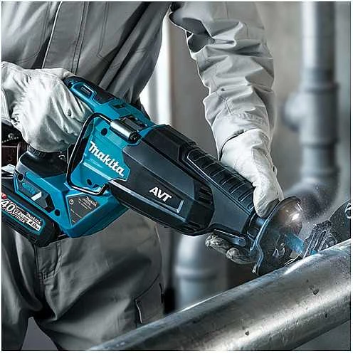Makita JR002GZ Reciprocating saw XGT, 32mm stroke; švytuoklinio pjovimo funkcija, AVT; greitas ašmenų keitimas; bešepetėlinis variklis, "Z" versija - komplektuojamas be akumuliatoriaus ir kroviklio