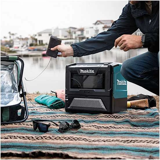 Makita MW001GZ Akumuliatorinė XGT mikrobangų krosnelė 40V Max; 8 L; Max 500W; 8,9kg; Be akumuliatorių ir kroviklio!