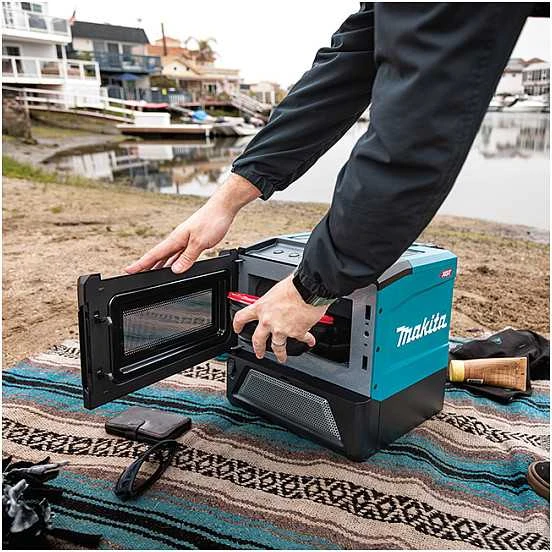 Makita MW001GZ Akumuliatorinė XGT mikrobangų krosnelė 40V Max; 8 L; Max 500W; 8,9kg; Be akumuliatorių ir kroviklio!