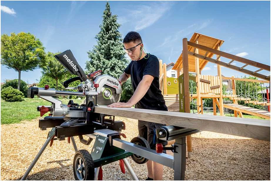 Akumuliatorinės skersinio pjovimo staklės Metabo KGS 18 LTX BL 305; 18 V (be akumuliatoriaus ir pakrovėjo)
