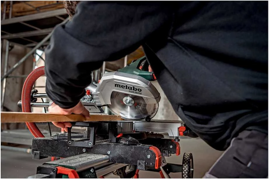 Metabo Skersinio pjovimo staklės KGS 254 M 1800W 92x305mm