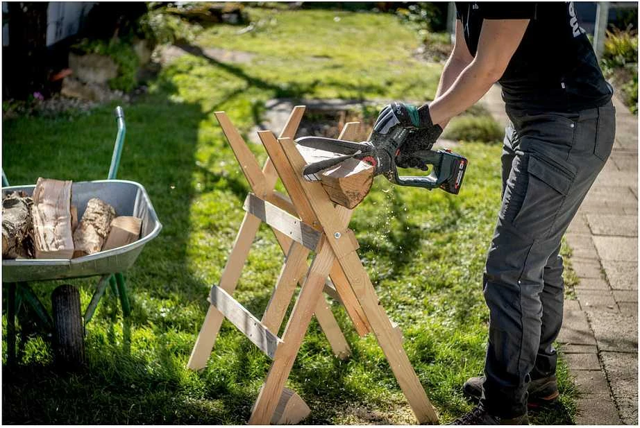 Šakų genėjimo grandininis pjūklas Metabo MS 18 LTX 15; 18 V; 1x2,0 Ah akum.; 15 cm juosta