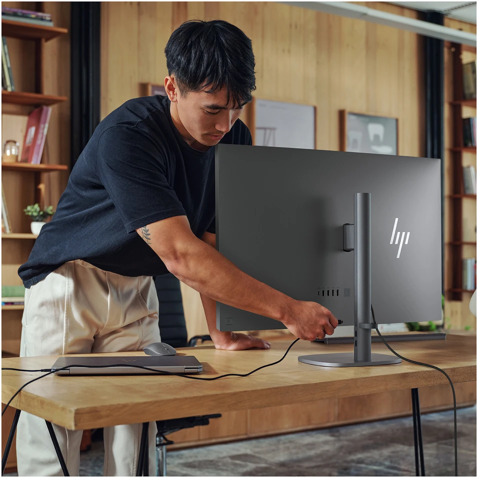 Monitorius „HP OmniStudio X“ daugiafunkcis kompiuteris 32-c1177ng [80 cm (31,5 colio) 4K UHD ekranas, „Intel Core Ultra 7 258V“, 32 GB RAM, 1 TB SSD, „Win11“]