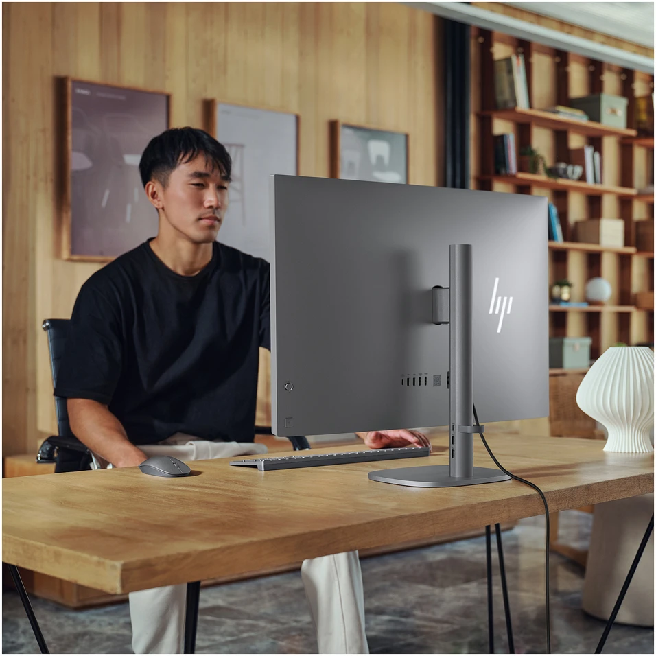 Monitorius HP OmniStudio X All-in-One kompiuteris 32-c0170ng [80 cm (31,5") 4K UHD ekranas, IntelCore Ultra 7 155H procesorius, 32 GB RAM, 1 TB SSD, Win11]