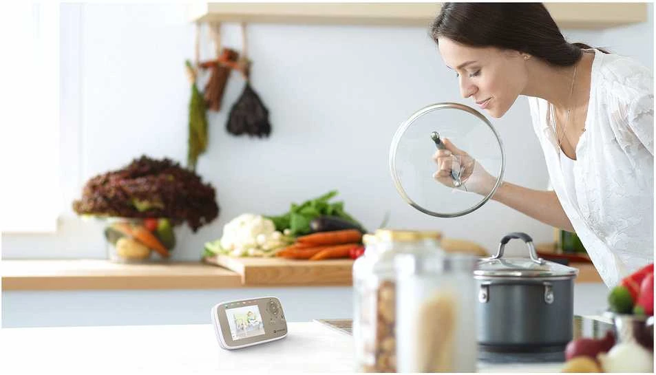 Kūdikių stebėjimo kamera Motorola VM483, 2,8" (laidinė mobili auklė)