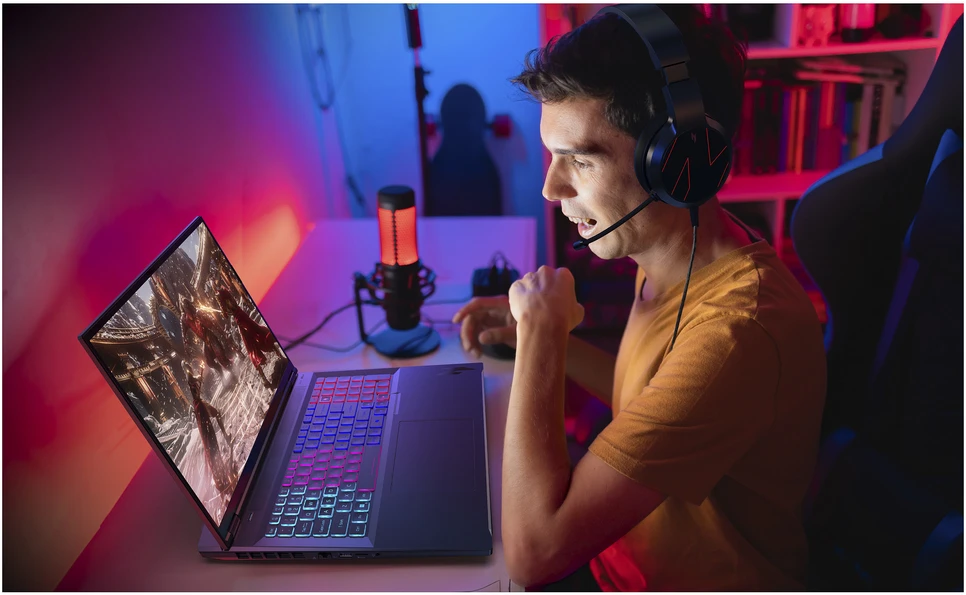Nešiojamas kompiuteris „Acer Nitro 18 AI“ (AN18-61-R49W) žaidimų / „Copilot+“ asmeninis kompiuteris, 18,0 colio WUXGA, 165 Hz, „Ryzen AI R7-350“ (50 našumų), 16 GB RAM, 1 TB SSD, „GeForce R“