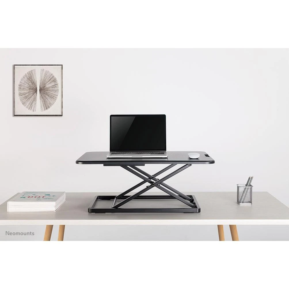 „Neomounts NEWSTAR WORKSTATION“ – SĖDIMO-STOVIMO DARBO VIETA (AUKŠČIO REGULIAVIMAS: 4–40 CM), Juodas