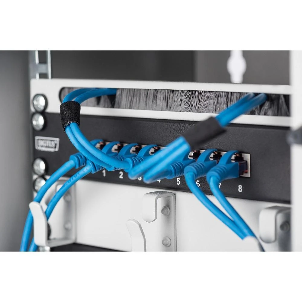 „Digitus“ | 6U sieninė spintelė | DN-10-05U-1 | Saugos klasė IP20; 200° durų atidarymo kampas; Rakinamos apsauginio stiklo durys; 254 mm (10 colių) profilio bėgeliai, sumontuoti priekinėje pusėje spintelės viduje, cinkuoti; 254 mm (10 colių) profilio bėgelių gylis yra reguliuojamas | 33,0 x 31,2 x 30,0 cm | Pilkas