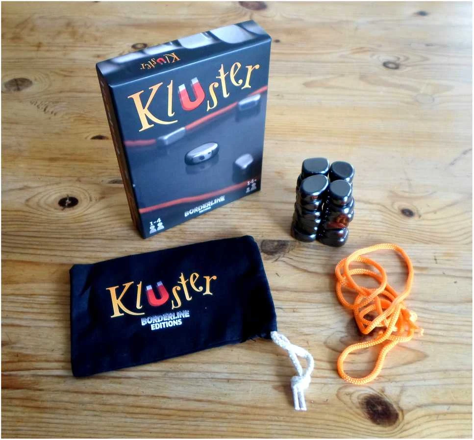 Stalo žaidimas Kluster