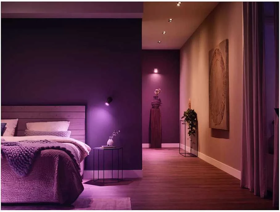Nezatříděno „Philips Hue Bridge Pro“ + 3 x GU10 + šviesos reguliatorius