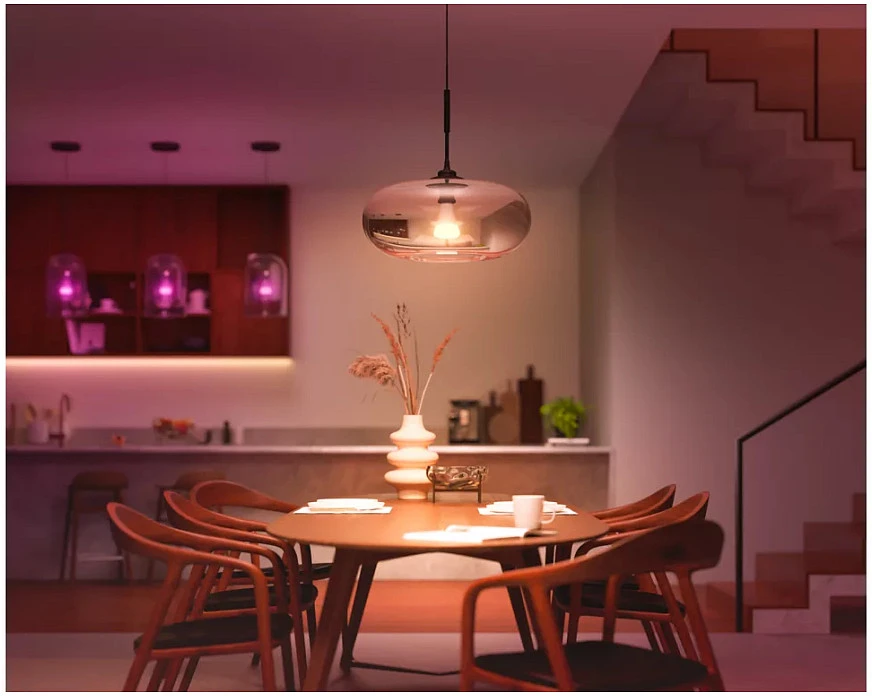 „Philips Hue WCA 810 A60 E27 4P EU“ | E27 | 6 W | Baltos ir spalvotos šviesos | „Bluetooth“ ir „Zigbee“