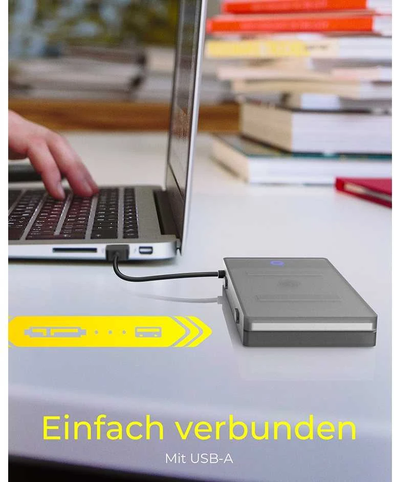 Icy Box dėklas su prijungtu USB kabeliu prie kompiuterio