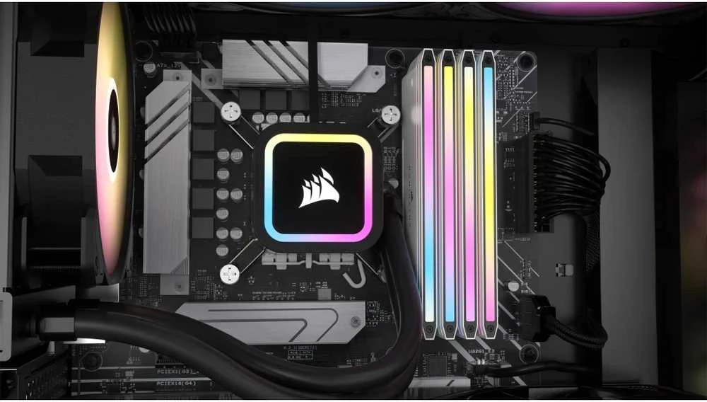 Stacionarių kompiuterių atmintis CORSAIR RAM DOMINATOR TITANIUM CMP32GX5M2X7000C34W RGB 32GB (2 x 16GB), Baltos spalvos