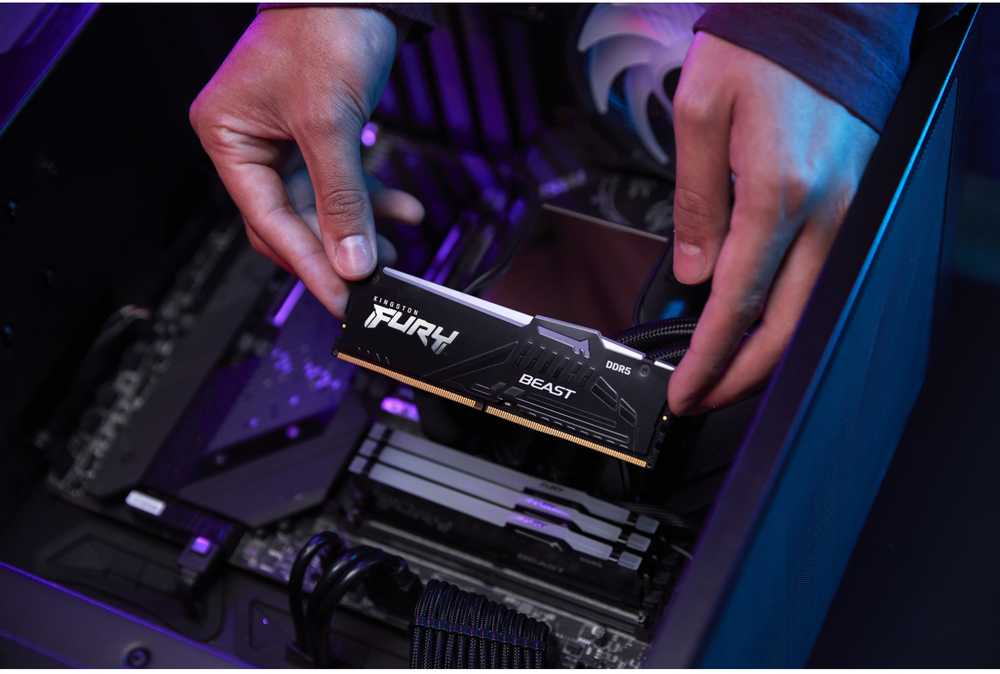 RAM „Kingston KF556C40BBA-32“ 32 GB 5600 MT/s DDR5 CL40 DIMM FURY Beast RGB atmintis | Kingstonas