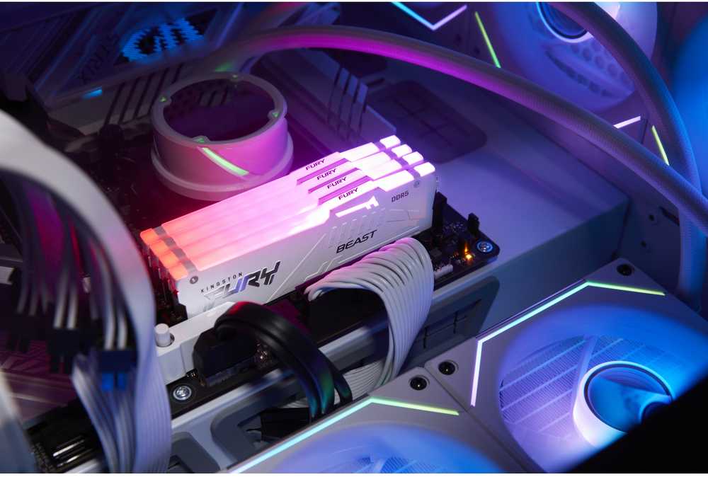 RAM „Kingston KF560C40BWAK4-64“ 64 GB 6000 MT/s DDR5 CL40 DIMM atmintis (4 vnt. rinkinys) „FURY Beast Baltas RGB XMP“ | „Kingston“