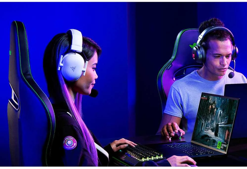 Esports THX Spatial Audio Belaidės Žaidimų Ausinės Razer BlackShark V2 Pro, Baltos