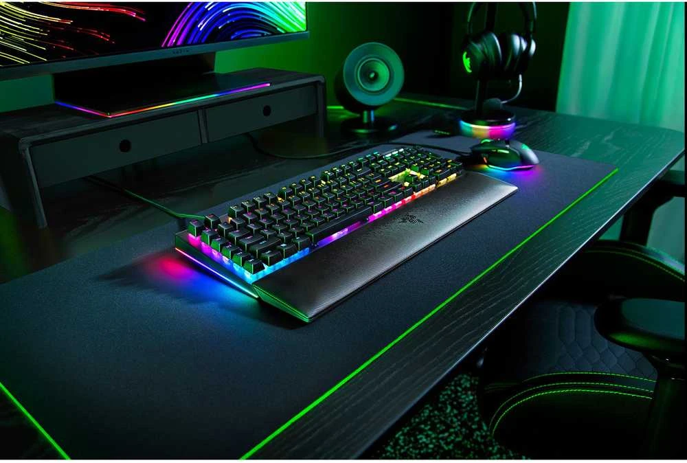 Razer BlackWidow V4 Klaviatūra žaidimams, USB - Geltona Switch, juodas