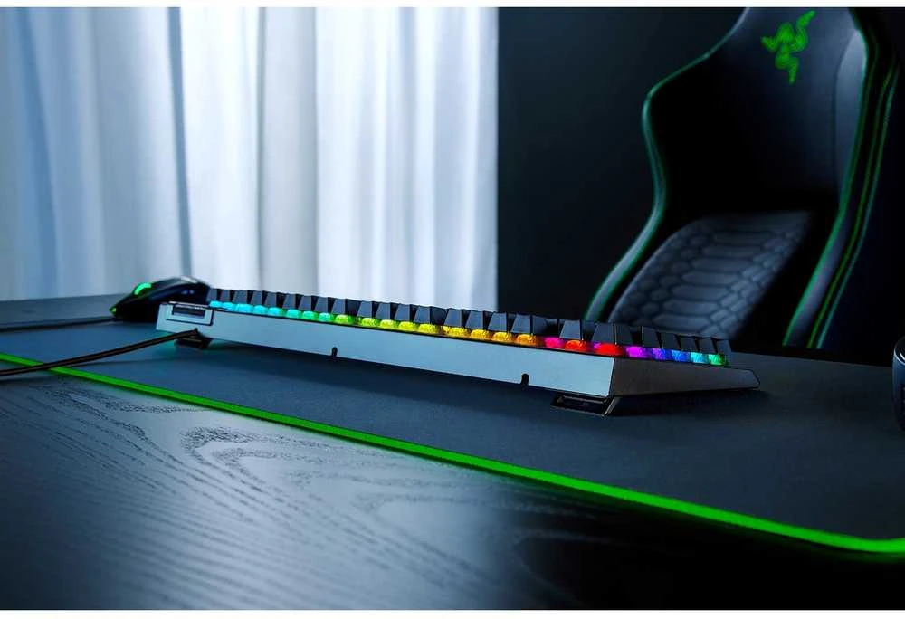 Razer BlackWidow V4 X Gaming -klaviatūra, Full Size, RGB - Žalias Switches, ISO (DE)