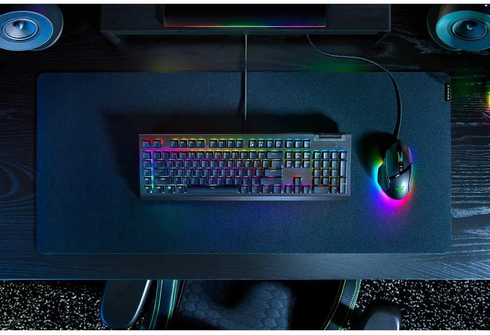 Razer BlackWidow V4 X Gaming -klaviatūra, Full Size, RGB - Žalias Switches, ISO (DE)
