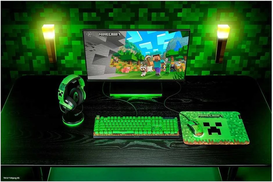 Razer | Pelė žaidimams | Cobra | Optiniai pelės jungikliai Gen-3 | Minecraft Edition