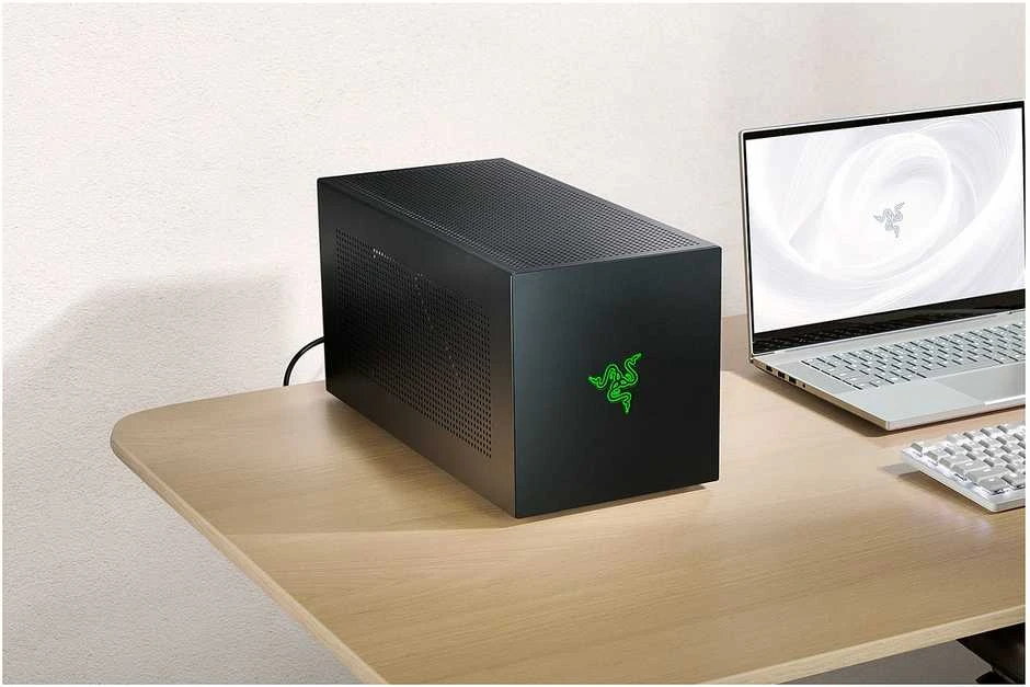 Vaizdo plokštė Razer | Core X V2 | RC21-02270200-R3M1 | Thunderbolt 5