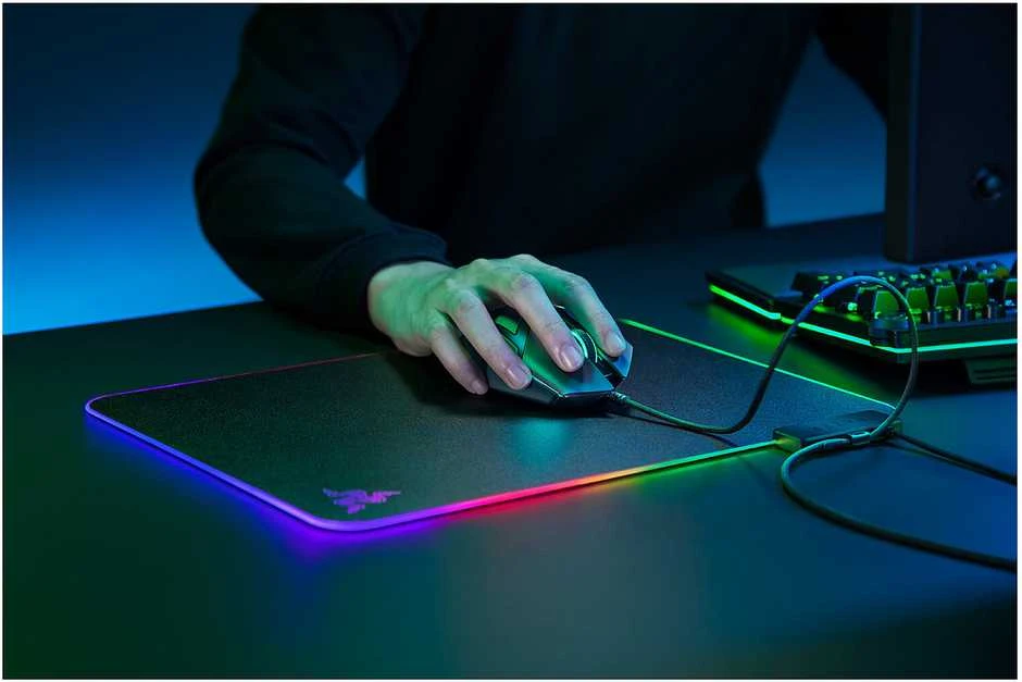 Pelės kilimėlis žaidimams Razer Firefly V2, Chroma, Juodas