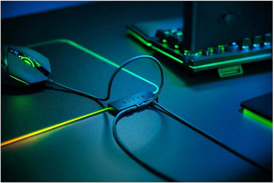 Pelės kilimėlis žaidimams Razer Firefly V2, Chroma, Juodas