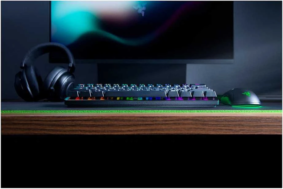 Razer Huntsman Mini Laidinė žaidimų klaviatūra RGB LED, USB, DE, Clicky Optical Violetinė Switch, Juoda