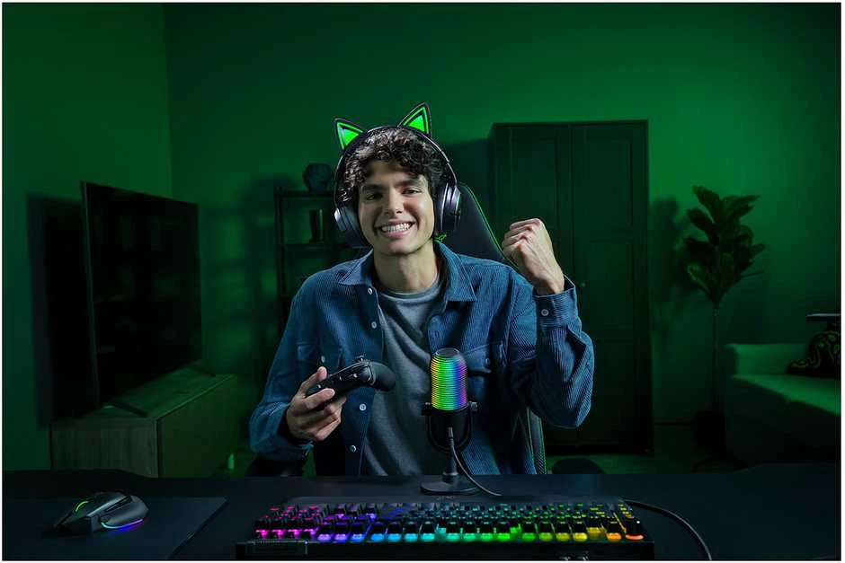 Razer | Ausinės | Kraken Kitty V3 Pro | Bluetooth | Over-Ear | Juodas