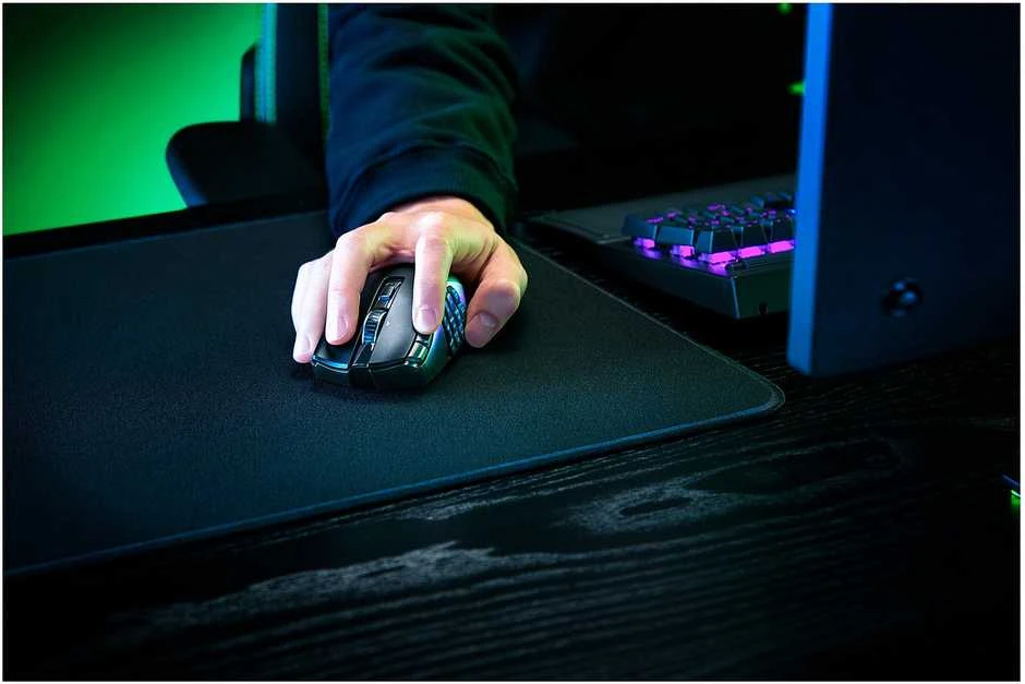 Razer | Naga V2 HyperSpeed | Wireless | Pelė žaidimams | 2.4GHz, Bluetooth | Juodas | No