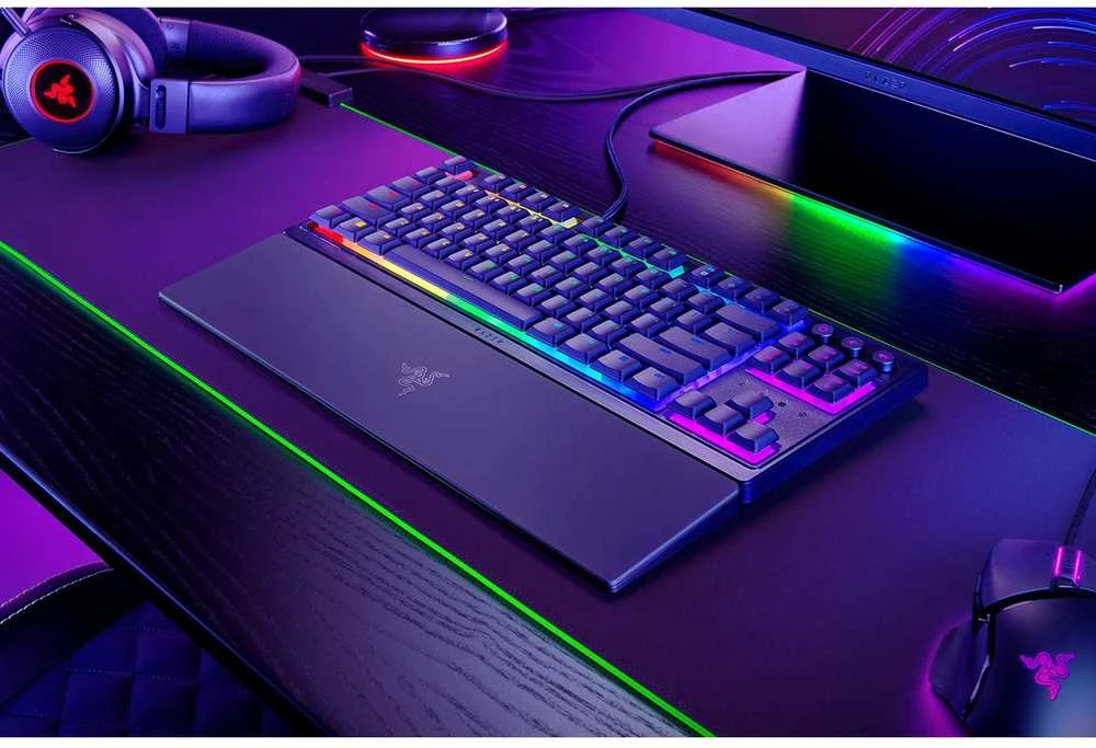 Razer | Ornata V3 Tenkeyless | Mechaninė klaviatūra žaidimams | su laidu | RGB LED pašvietimas | US | Juodas