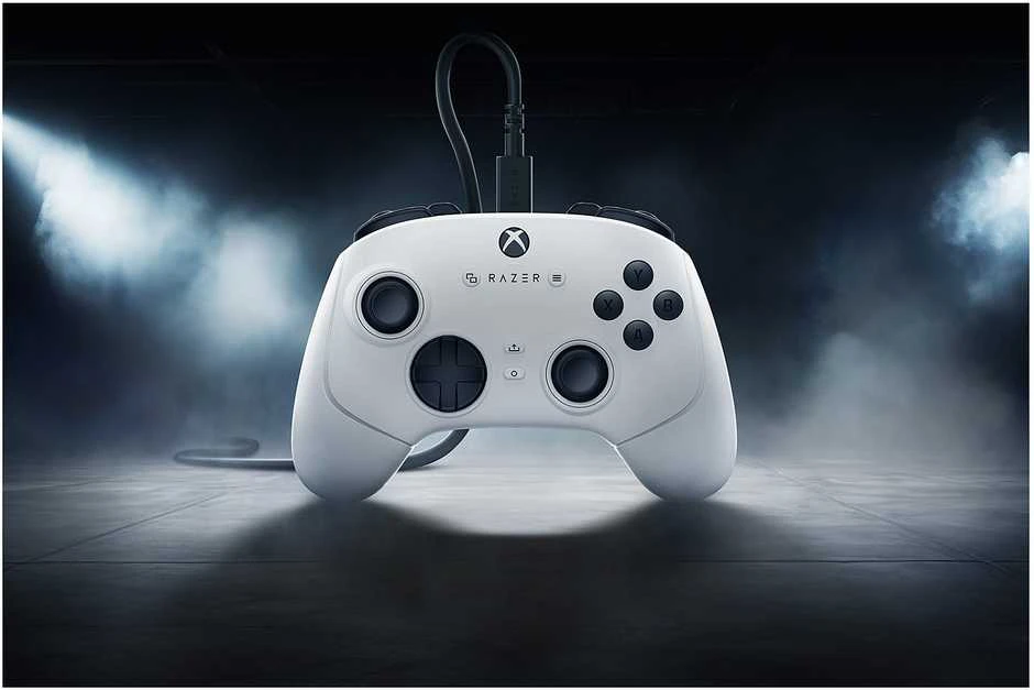 Razer | Žaidimų valdiklis, skirtas XBOX Series X/S ir PC | Wolverine V3 Tournament Edition