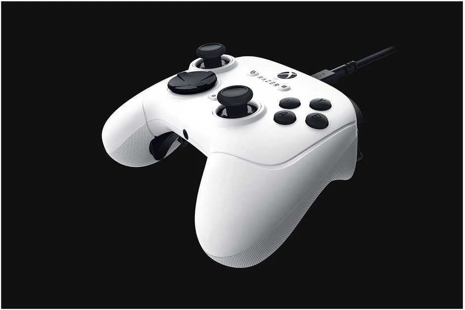Razer | Žaidimų valdiklis, skirtas XBOX Series X/S ir PC | Wolverine V3 Tournament Edition