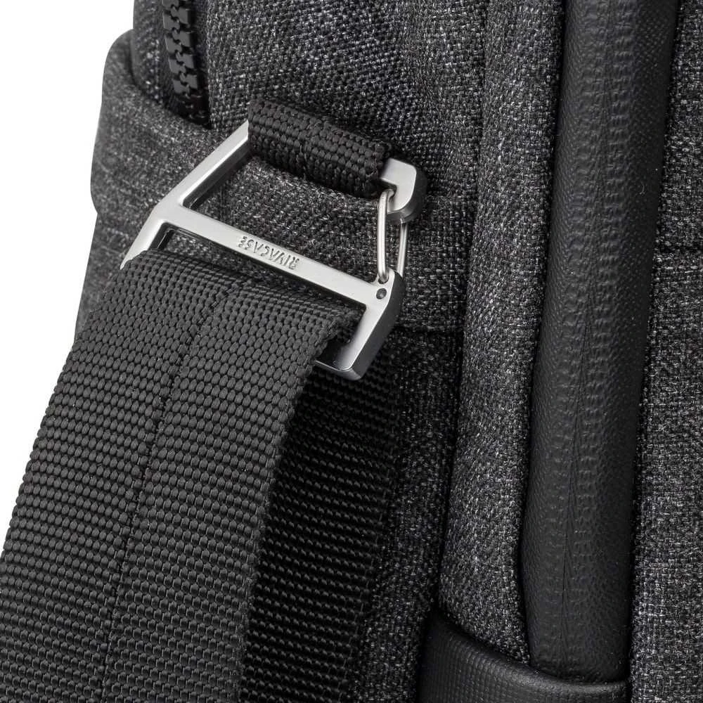 Dėklas Rivacase 8831 juodas 15.6"