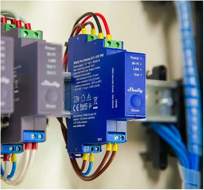 Shelly Pro Dimmer 0/1-10V PM apšvietimo valdiklis