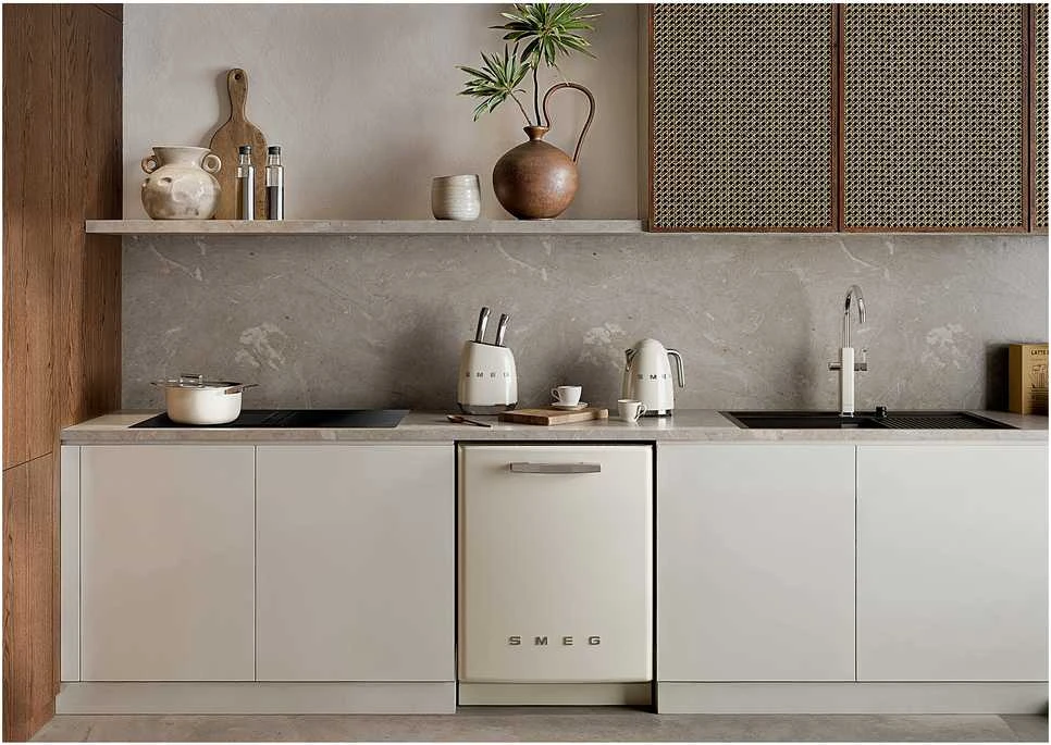 SMEG elektrinis virdulys KLF03CREU