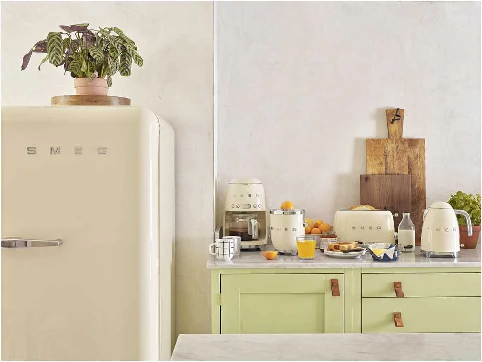 SMEG elektrinis virdulys KLF03CREU