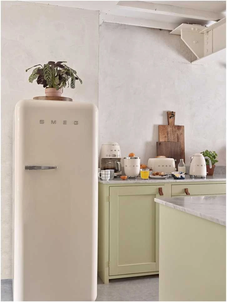 SMEG elektrinis virdulys KLF03CREU